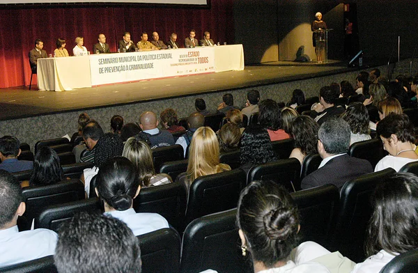 Seminário de Política Estadual de Prevenção à Criminalidade debate segurança pública em Minas