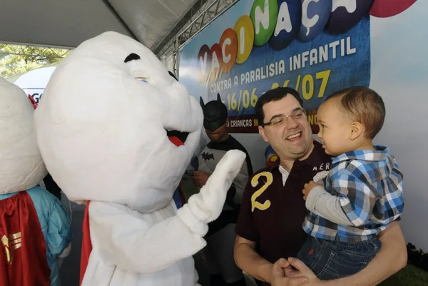 Personagens como Super-Homem, Batman e Zé Gotinha estiveram presentes no lançamento 