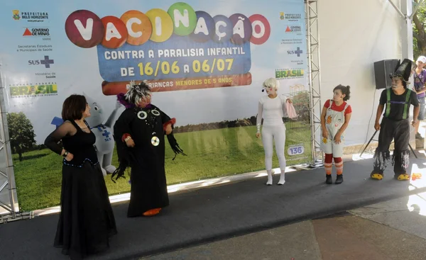 O grupo Teatro em Cena apresentou a peça “Deu a louca no munda fantasia”