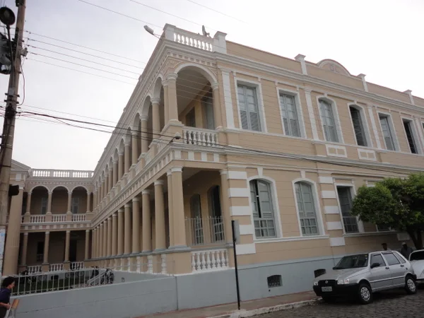 Escola recebeu investimentos de R$ 1 milhão para reforma