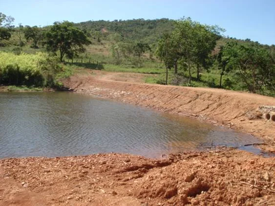 Barragem de contenção de água no em Teófilo Otoni, no Vale do Mucuri