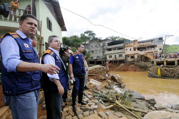 O governador Antonio Anastasia visita a cidade de Guidoval