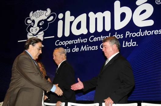 Alberto Pinto Coelho cumprimentou Jacques Gontijo Álvares