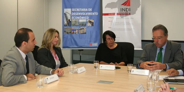 Executivos da Megaware (dois à esq.) com Dorothea Werneck e Frederico Álvares (dir.) 