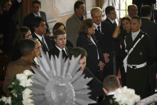 Governador Antonio Anastasia acompanha velório de José Alencar