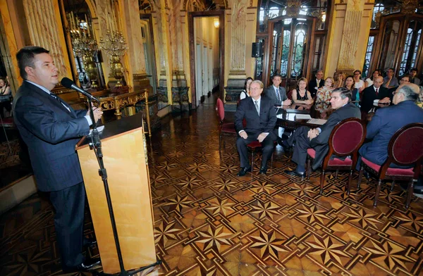 Anastasia destacou que intenção é levar o movimento cultural de Minas também para cidades pequenas 