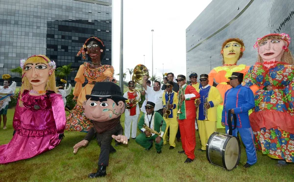 O evento contou com atrações de várias cidades e estandes de órgãos do governo