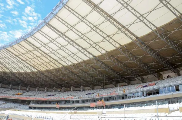 Obras da usina solar no estádio estão em ritmo acelerado
