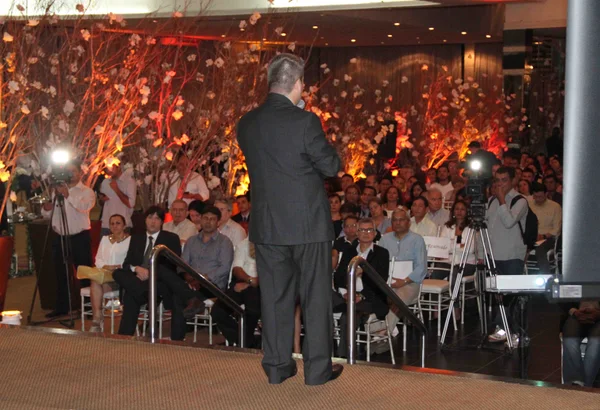 Gestores públicos, universitários, administradores e empresários participaram do encontro.