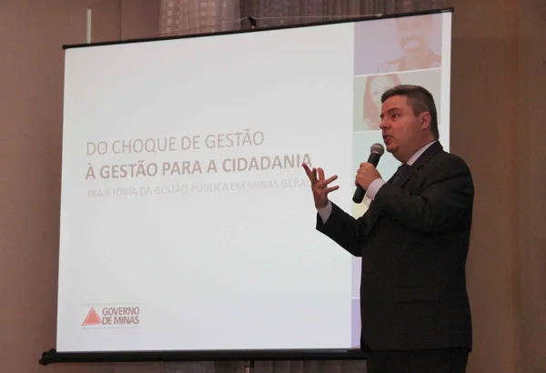 Anastasia falou sobre as três gerações do Choque de Gestão.