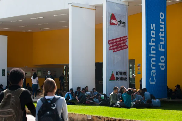 o Plug Minas ocupa uma área de, aproximadamente, 70 mil metros quadrados