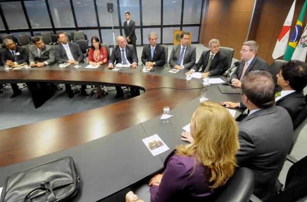 Antonio Anastasia recebe prefeitos da Associação dos Municípios da Região Metropolitana de BH