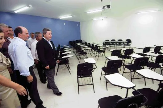 O governador Antonio Anastasia visitou as instalações da Ardoce