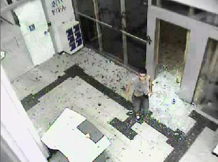 Imagens das reproduções de câmeras de segurança captadas pela Polícia Civil