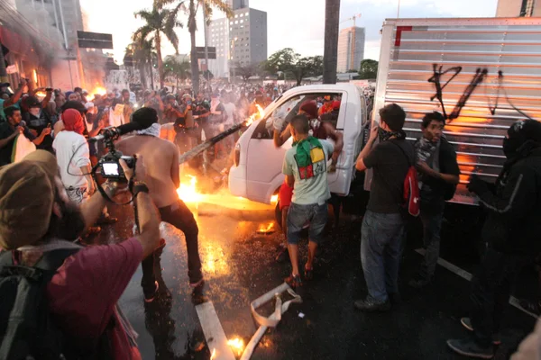 Imagens das reproduções de câmeras de segurança captadas pela Polícia Civil