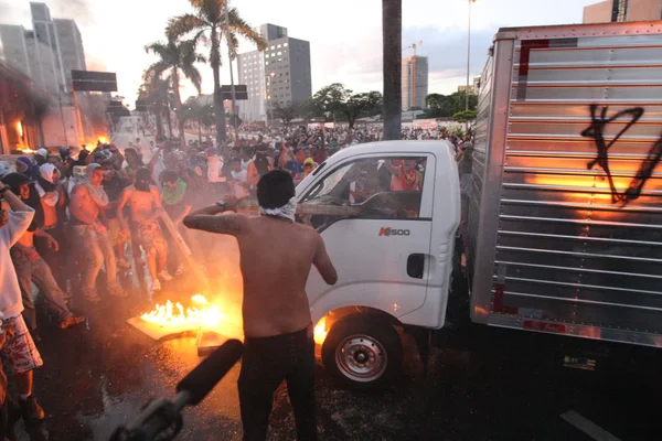 Imagens das reproduções de câmeras de segurança captadas pela Polícia Civil