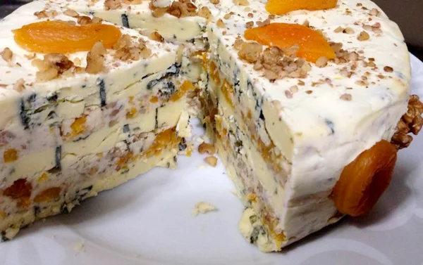 Queijo tipo gorgonzola com nozes e damasco é uma das inovações apresentadas pela Laticínios Cruzília