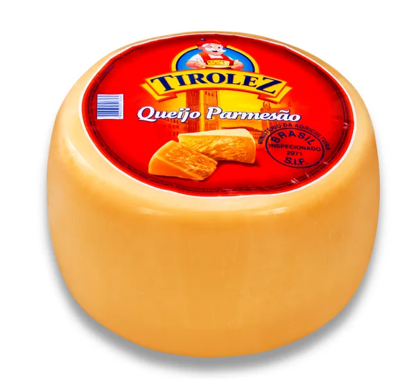 O queijo tipo parmesão da Tirolez é produzido na unidades instalada na cidade de Arapuá