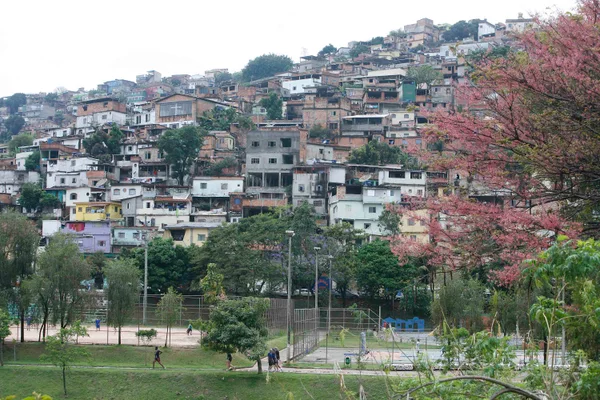 Primeira etapa do projeto Gastronomia no Morro chega ao Aglomerado Santa Lúcia