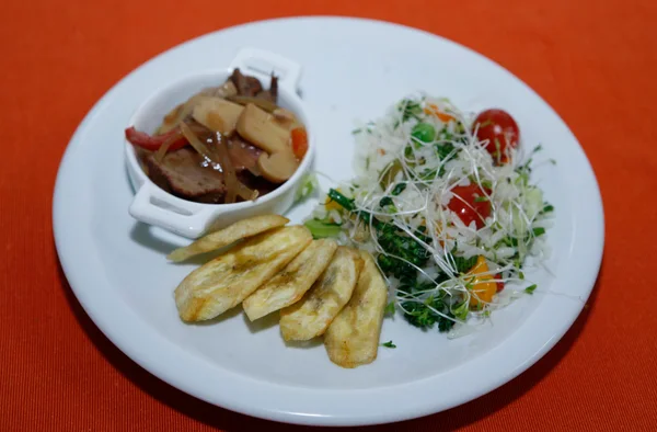 Primeira etapa do projeto Gastronomia no Morro chega ao Aglomerado Santa Lúcia
