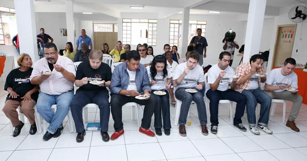 Primeira etapa do projeto Gastronomia no Morro chega ao Aglomerado Santa Lúcia