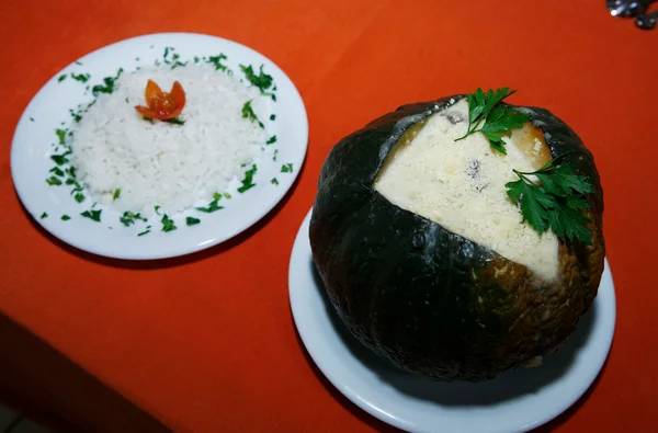 Primeira etapa do projeto Gastronomia no Morro chega ao Aglomerado Santa Lúcia