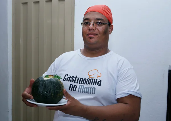 Primeira etapa do projeto Gastronomia no Morro chega ao Aglomerado Santa Lúcia