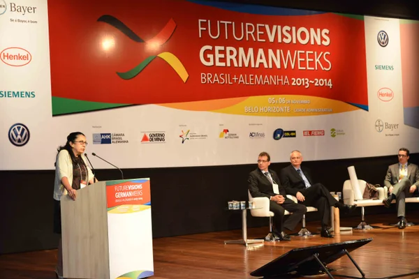 Segundo a secretária, parceria entre indústria, governo e academia é essencial para o futuro