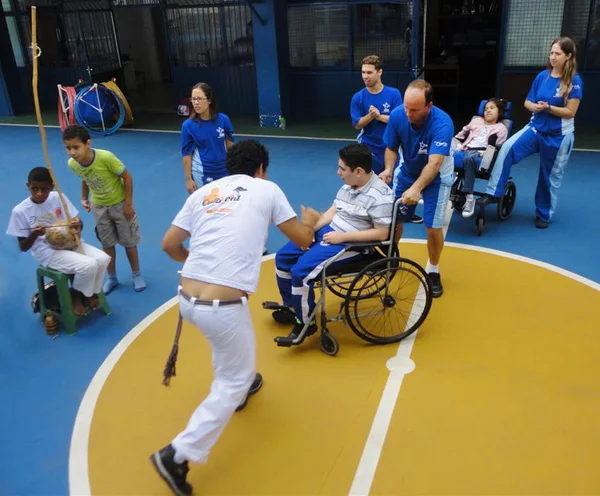 Projeto da AMR promove a inclusão esportiva de jovens com deficiência física