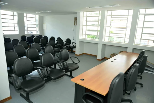 A Aisp foi instalada em um prédio de 662 metros quadrados e reunirá policiais militares e civis