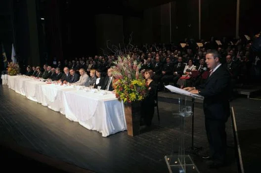 Governador Antonio Anastasia durante pronunciamento na solenidade