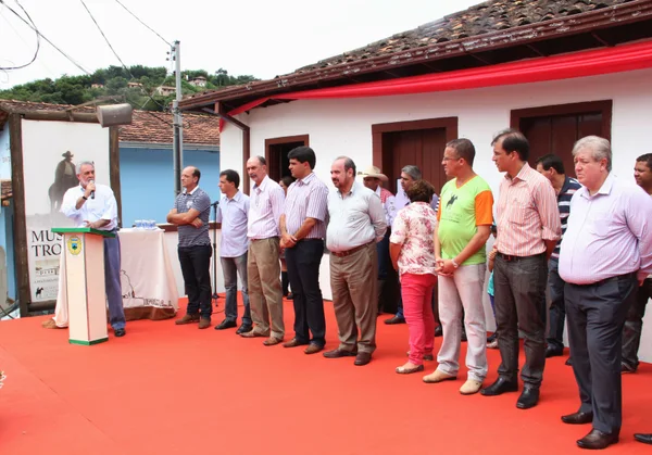 Governo de Minas anuncia obras de infraestrutura e inaugura trecho para Itabira e região