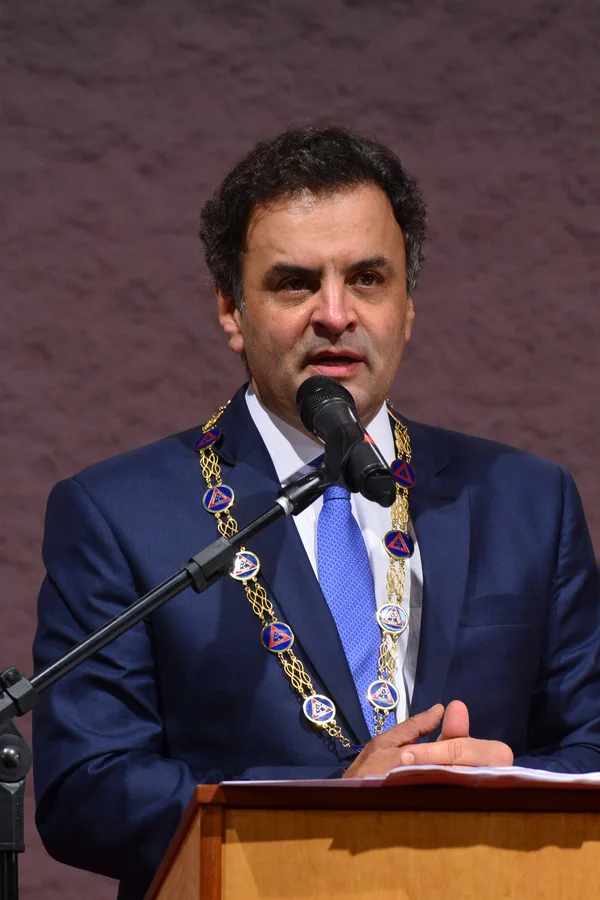 Em seu discurso, Aécio Neves exaltou a democracia brasileira e os 30 anos do movimento Diretas Já
