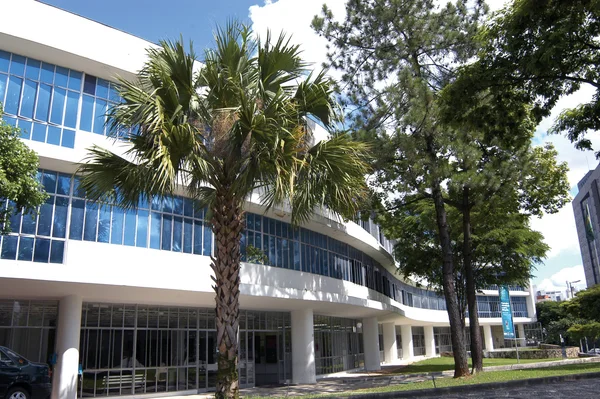 A Biblioteca Pública Estadual Luiz de Bessa terá intensa programação no período