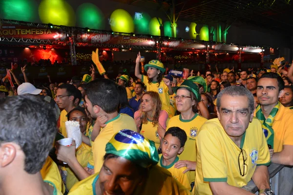 Mais de 20 mil torcedores acompanham as partidas da Copa do Mundo e a programação cultural do evento