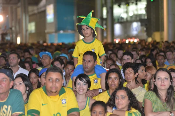 Mais de 20 mil torcedores acompanham as partidas da Copa do Mundo e a programação cultural do evento