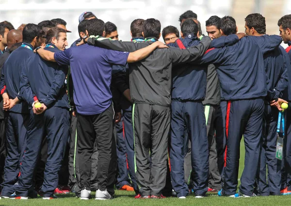Equipe realizou o reconhecimento do gramado no Mineirão