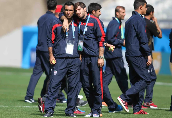 Equipe realizou o reconhecimento do gramado no Mineirão