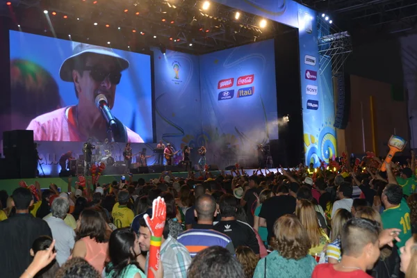A banda Blitz, atração mais esperada do dia, se apresentou no palco principal do Expominas