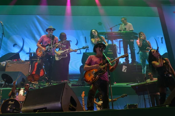 A banda Blitz, atração mais esperada do dia, se apresentou no palco principal do Expominas