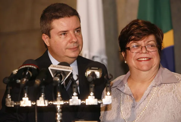 Governador Antonio Anastasia e a secretária Ana Lúcia Gazzola