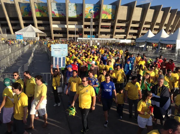 Torcida presente no Mineirão acompanhou o desafio da seleção e espera ver a equipe na final da Copa