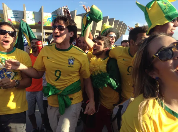 Torcida presente no Mineirão acompanhou o desafio da seleção e espera ver a equipe na final da Copa