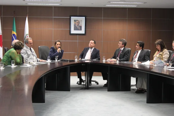 A solenidade, realizada no Palácio Tiradentes, contou com a presença de autoridades