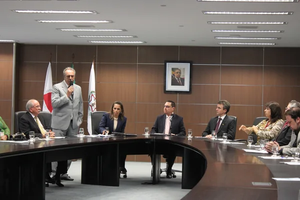 A solenidade, realizada no Palácio Tiradentes, contou com a presença de autoridades