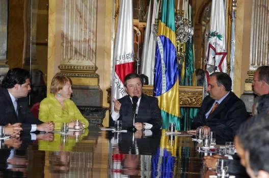 Governador em pronunciamento no encontro com os vereadores