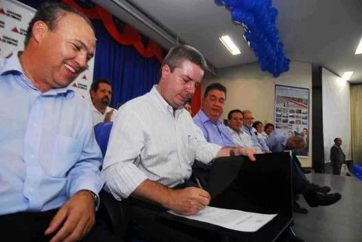 Governador assinou autorização para assinatura de convênios em Pirapora