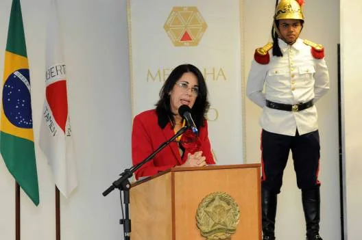 A secretária Maria Coeli representou o governador Anastasia na cerimônia
