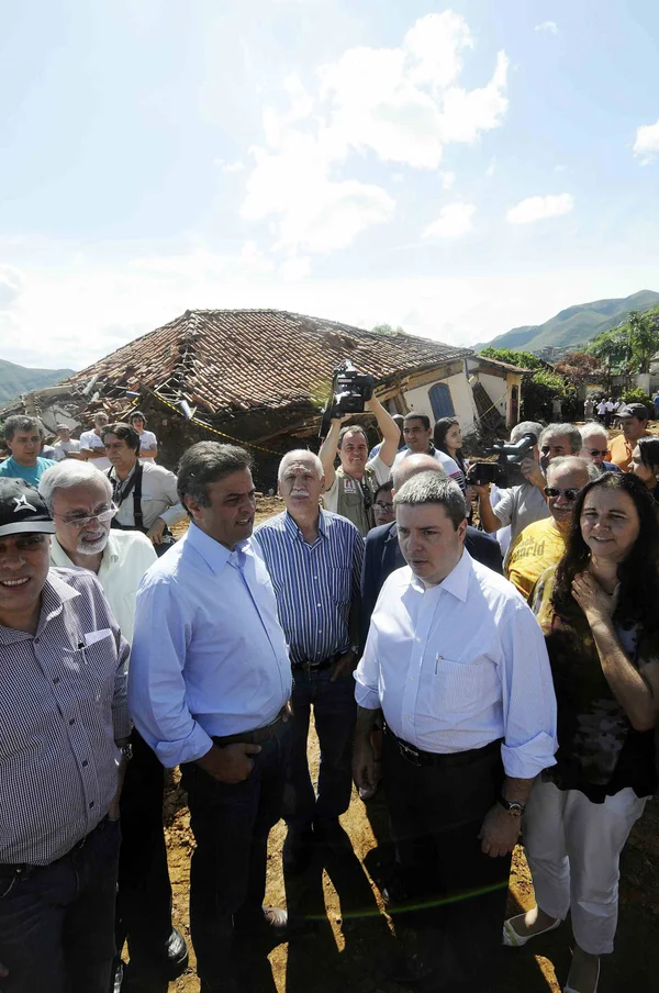 Aécio Neves e Antonio Anastasia durante visita a Ouro Preto