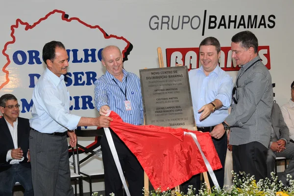 Governador inaugura as instalações do novo centro de distribuição do Grupo Bahamas em Juiz de Fora
